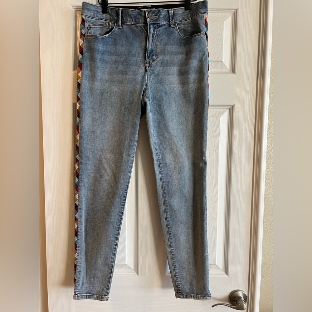 Knox Rose Jeans with Embroidery Detail, size 12